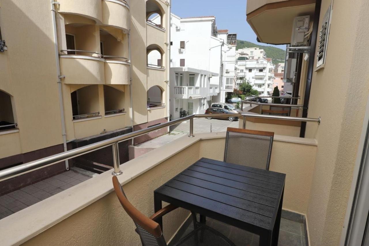Villa Il Mare Budva Luaran gambar